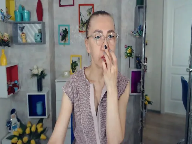 Live sex webcam photo for Greybunny #259969465