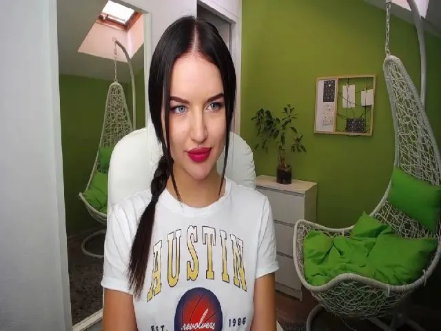 Live sex webcam photo for JenniferMoris #252449146