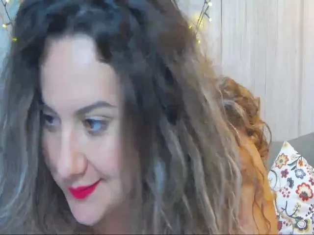 Live sex webcam photo for CurlyVibe #261801433