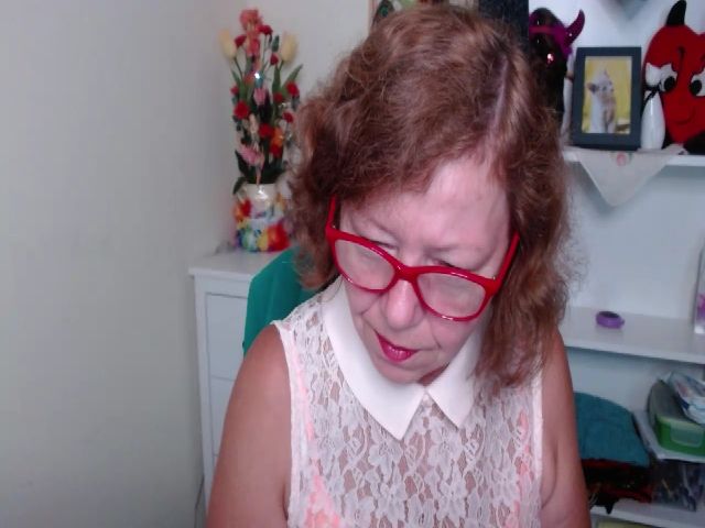 Live sex webcam photo for Adele_69 #262966263