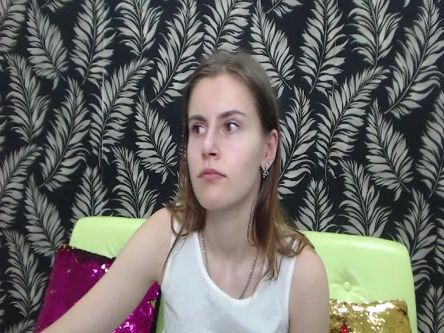 Live sex webcam photo for MollyTravis #254656542