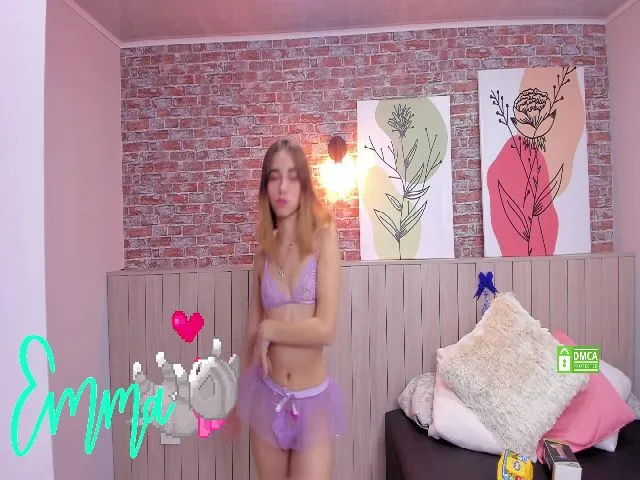 Live sex webcam photo for EmmaSiff #257560877