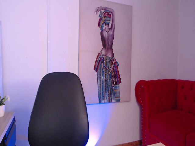Live sex webcam photo for Violet_03_ #261433749