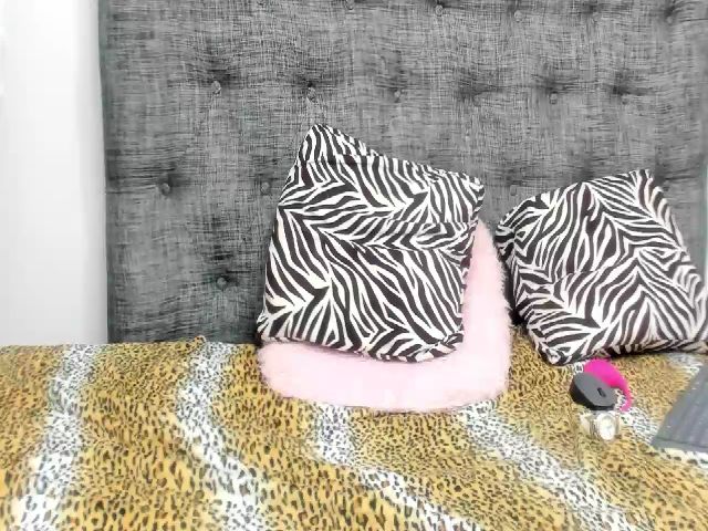 Live sex webcam photo for evasquirt_ #256394745