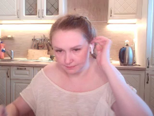 Live sex webcam photo for JaneGrey111 #252389648