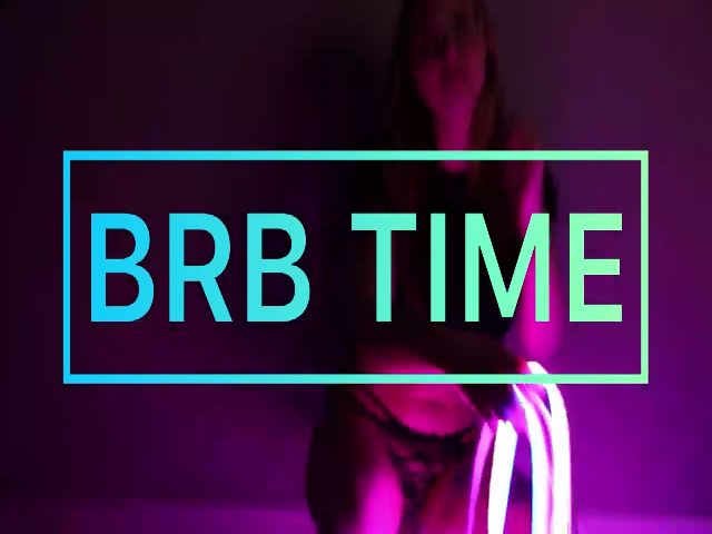 Live sex webcam photo for LisaMellow #253990237