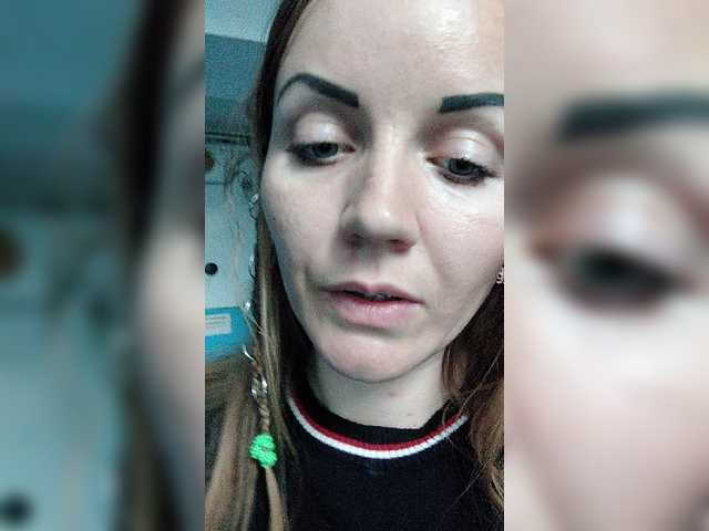 Live sex webcam photo for Alenushka888 #245461313