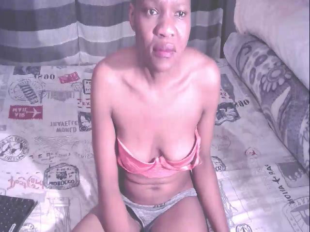 Live sex webcam photo for Sexybooty85 #260454874