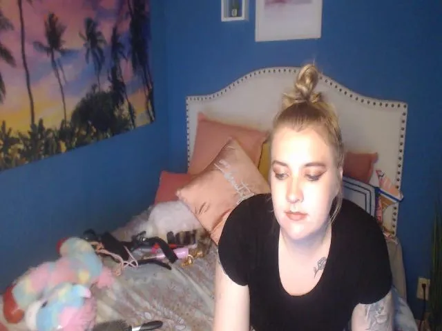 Live sex webcam photo for SnowWhiteXxxx #254317824