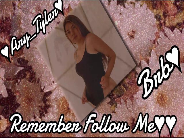 Live sex webcam photo for Arianatylerr #261472361