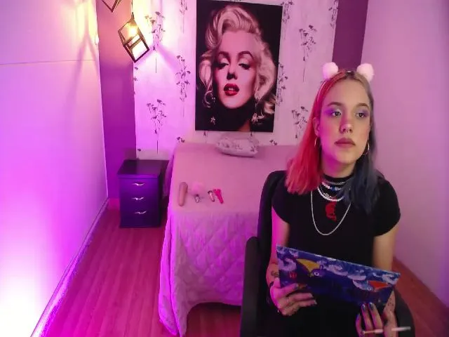 Live sex webcam photo for Spaaarkie #253798658