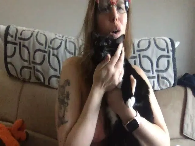 Live sex webcam photo for Kittybaby86 #262750586