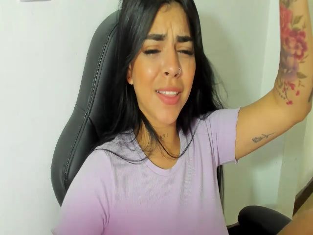 Live sex webcam photo for Miss_kim18 #260170675