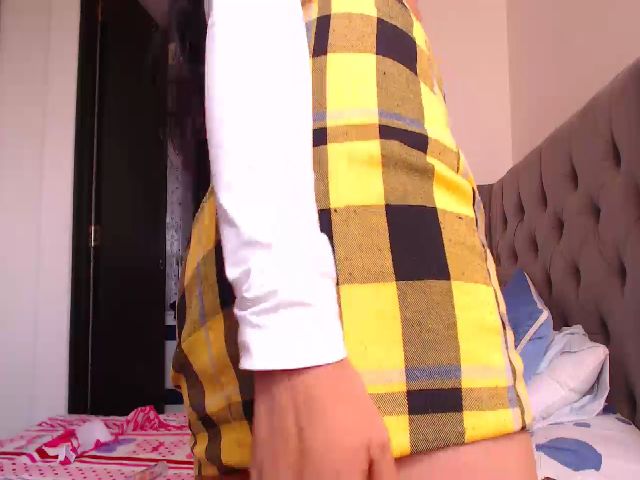 Live sex webcam photo for Angie_05 #259483051