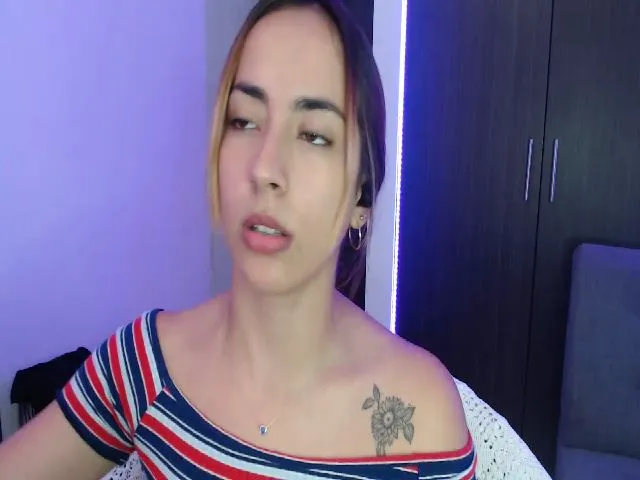 Live sex webcam photo for April_dew #264362112