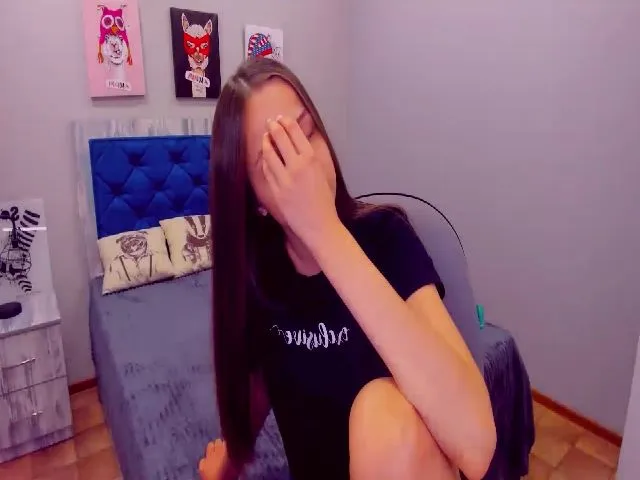 Live sex webcam photo for LianaWild #265439642