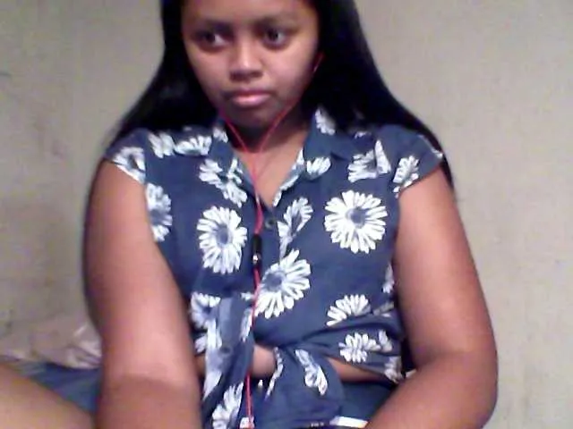 Live sex webcam photo for Mayah1 #256253473