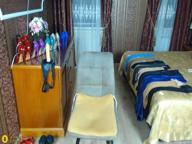 Live sex webcam photo for Emma_Brooks #265073321