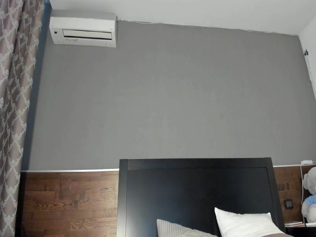 Live sex webcam photo for universe #256325197