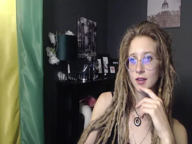 Live sex webcam photo for KINKYkeira #255292821