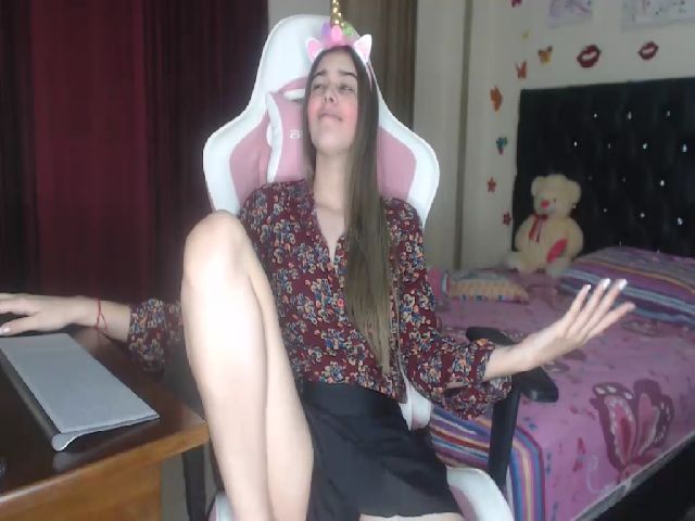 Live sex webcam photo for MIA_LOVE24 #258455974