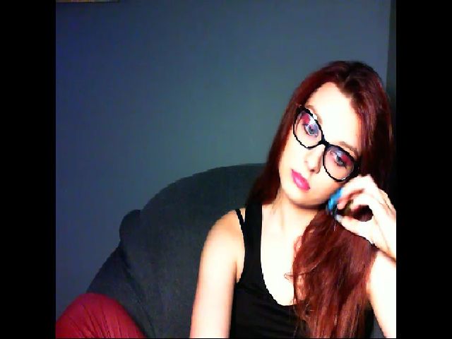 Live sex webcam photo for VirginLuna18 #255351239