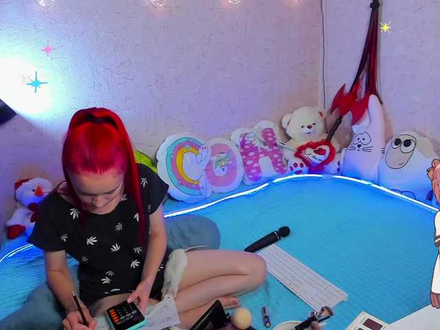 Live sex webcam photo for KiraLiLime #287990015