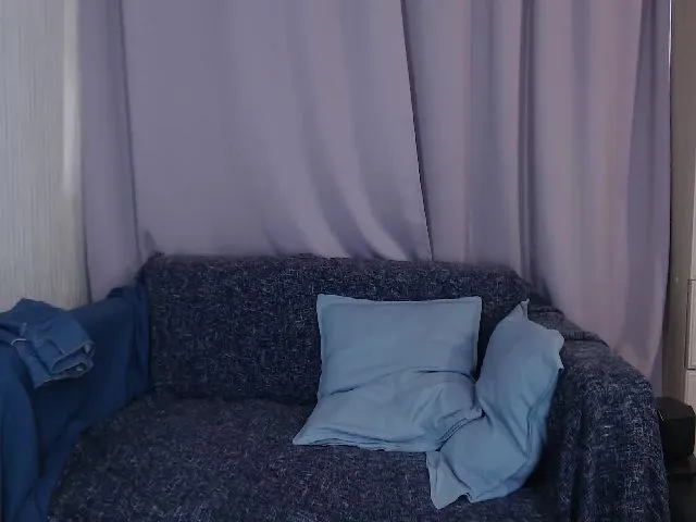 Live sex webcam photo for HotSwJenna #264132694