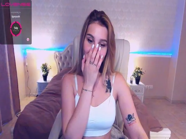 Live sex webcam photo for GabbyQueenn #254343254