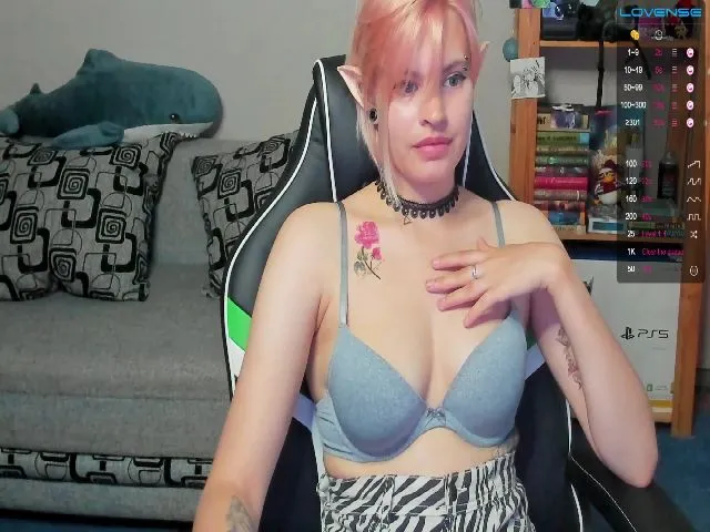 Live sex webcam photo for Sky_Drag0n #254035765