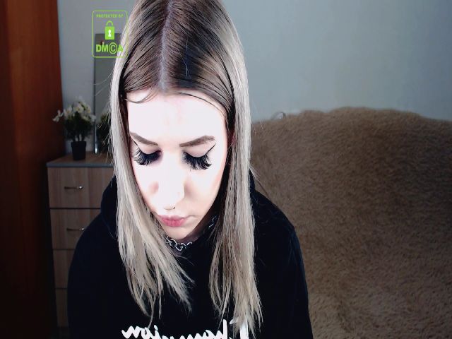 Live sex webcam photo for Alison_Moonli #262412311