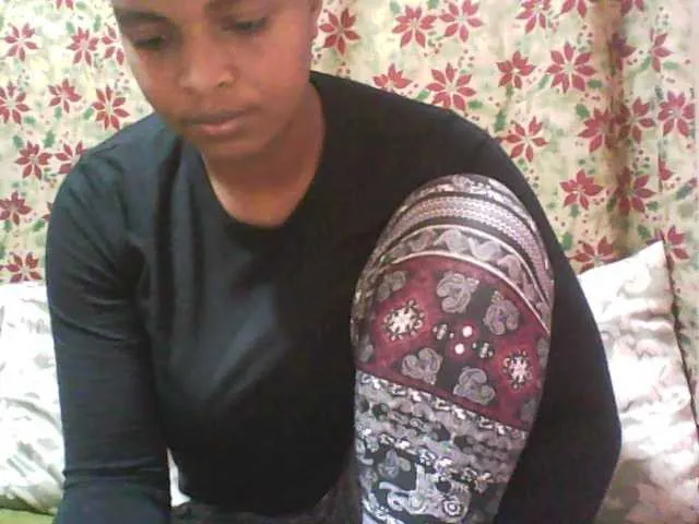 Live sex webcam photo for BLACKWIFE1 #254402859