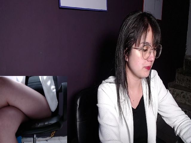 Live sex webcam photo for Charlotte_3x #253529779