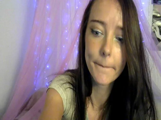 Live sex webcam photo for miuw_miuw #264727045