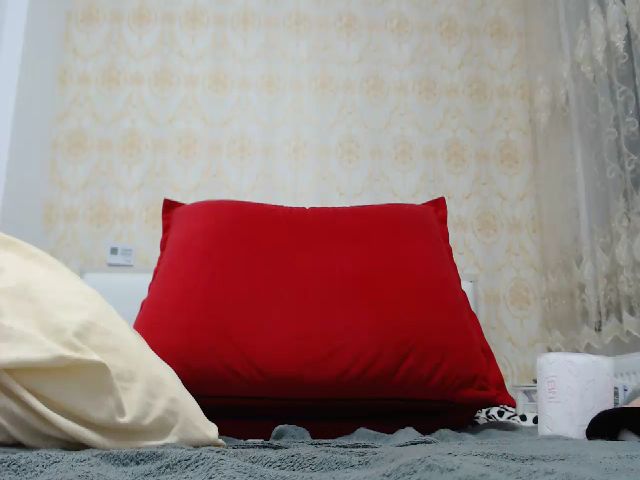 Live sex webcam photo for MelissaBby #253883664