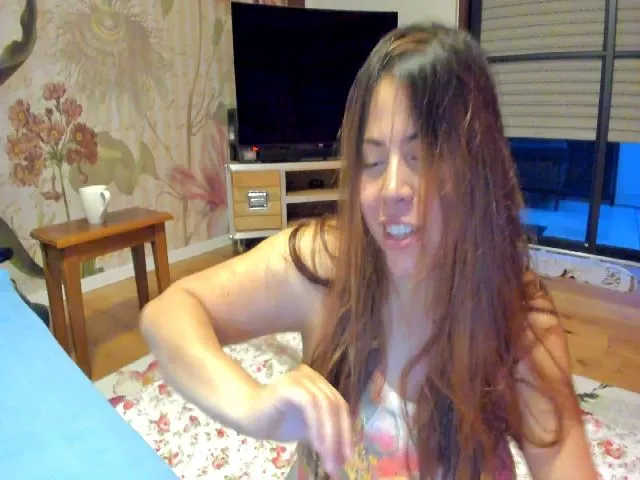 Live sex webcam photo for MySoFtyGuNs #253290282