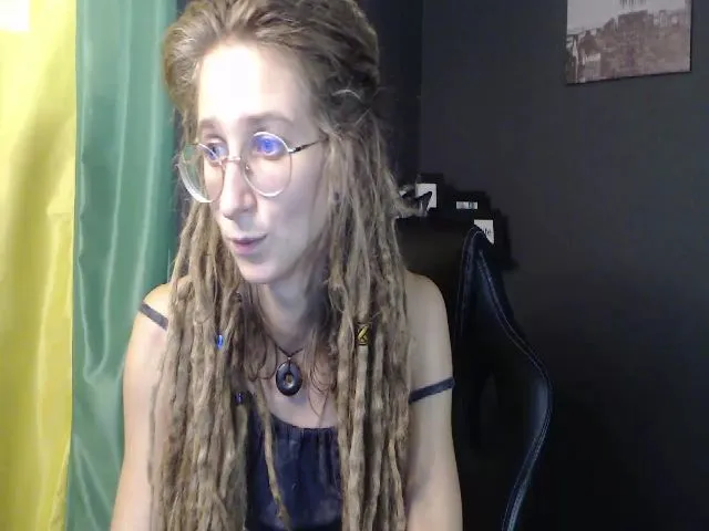 Live sex webcam photo for KINKYkeira #256769613