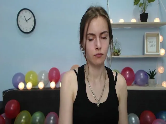 Live sex webcam photo for MollyTravis #252899466