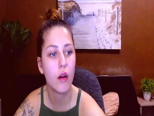 Live sex webcam photo for MsDream_ #254552792