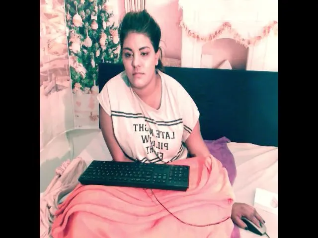 Live sex webcam photo for Sexyindianzn #265489464