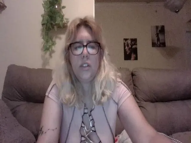 Live sex webcam photo for cozychristine #253300195