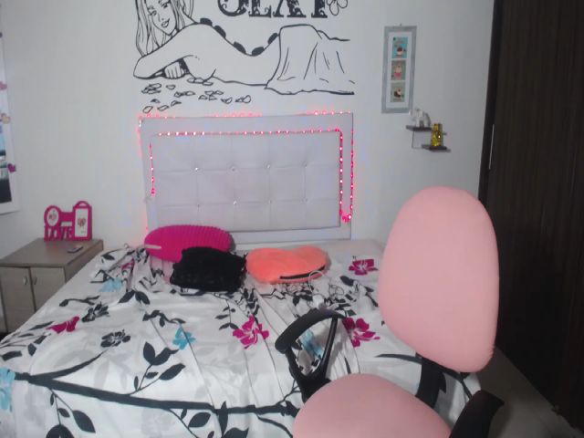 Live sex webcam photo for violeta09 #265290794