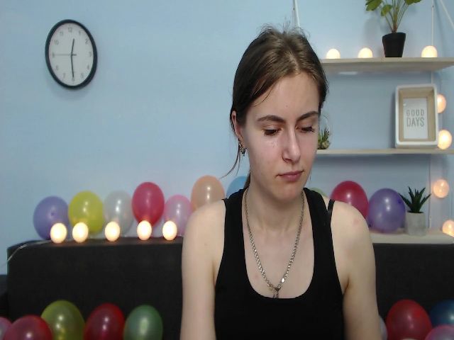 Live sex webcam photo for MollyTravis #252913912