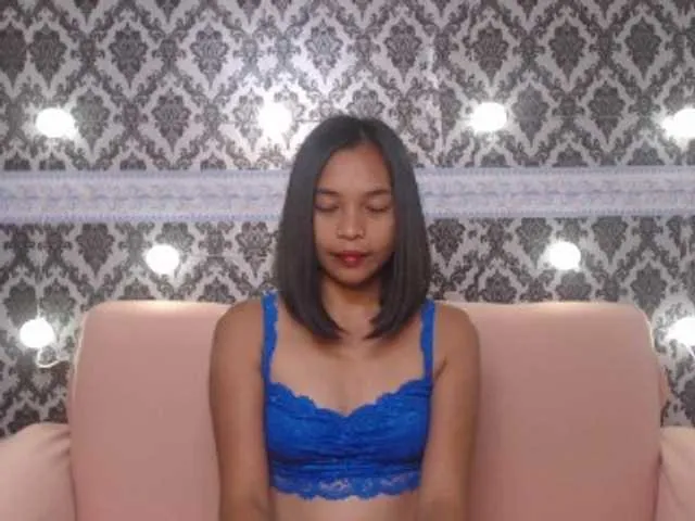 Live sex webcam photo for LovelyAngel #243628584