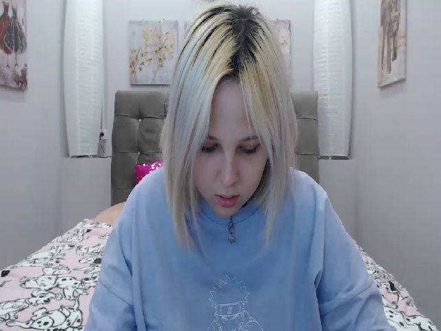 Live sex webcam photo for Helokit #253730122