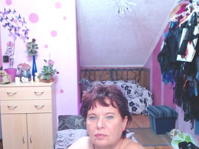 Live sex webcam photo for Elmira63 #263393394