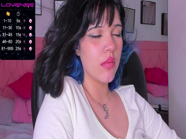 Live sex webcam photo for DanaBlush #255894579