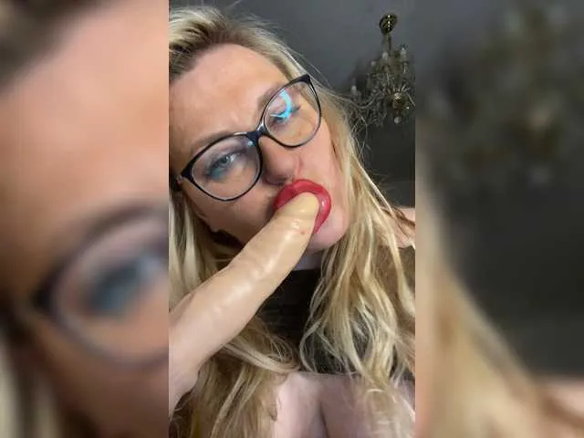 Live sex webcam photo for WifeyNusha #243772583