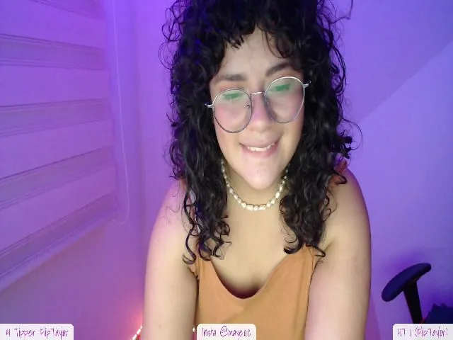 Live sex webcam photo for Isabela_1 #259610427