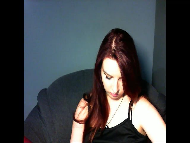 Live sex webcam photo for VirginLuna18 #252275164